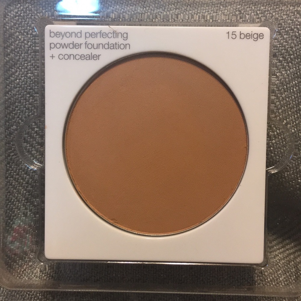 Clinique Beyond Perfecting+Concealer Foundation
